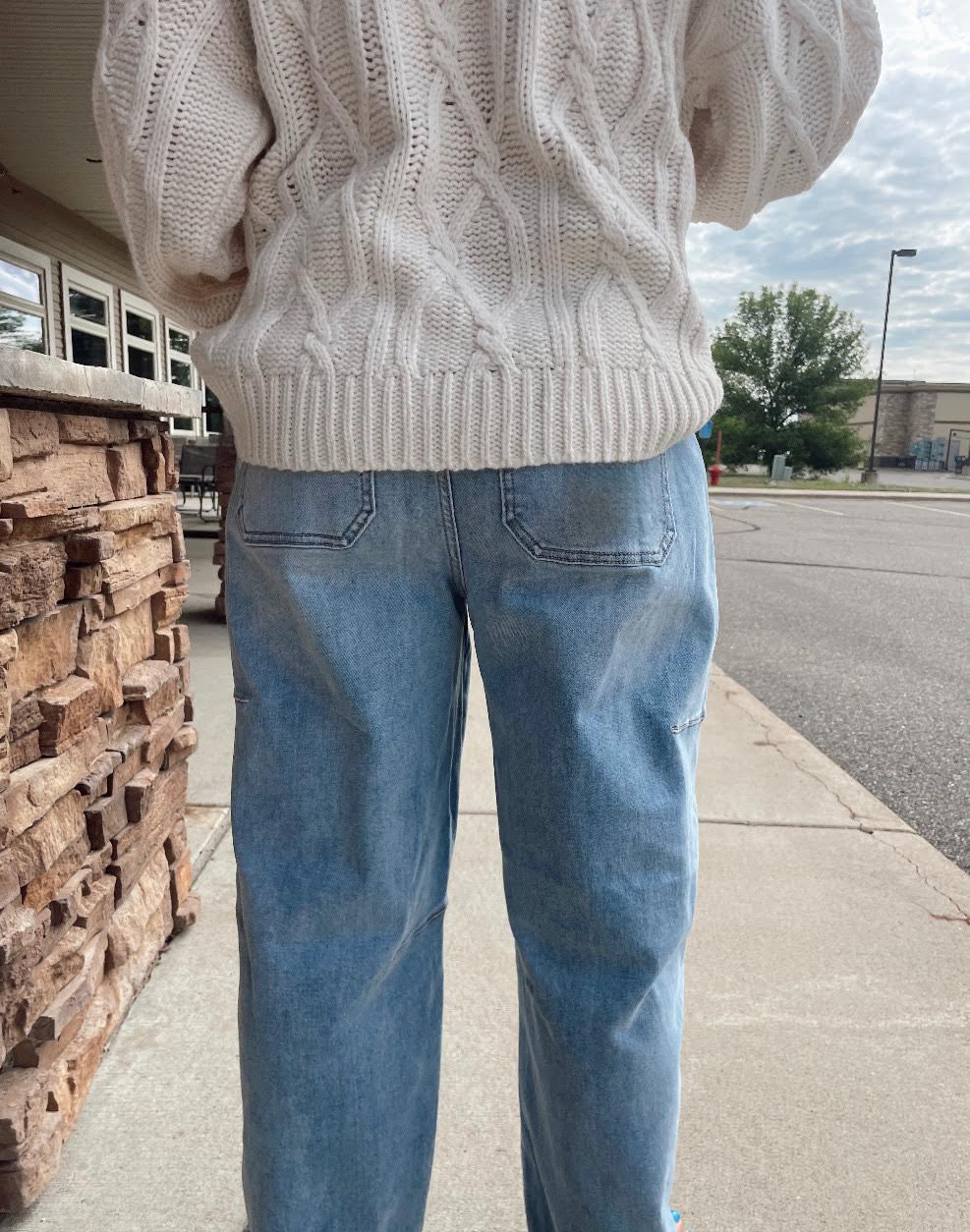 Markie HR Crop Barrel