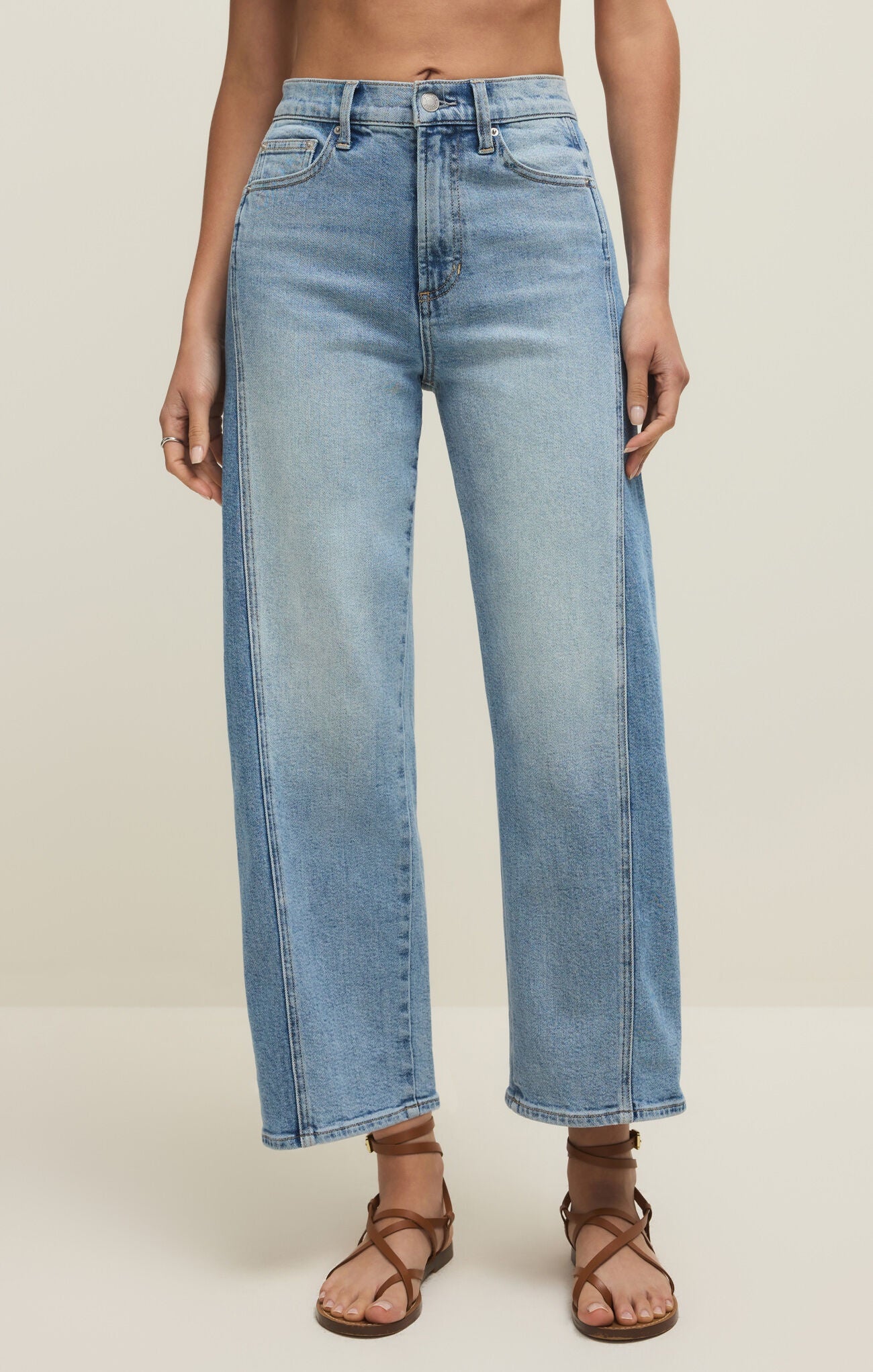 Luna HR Crop Bowed