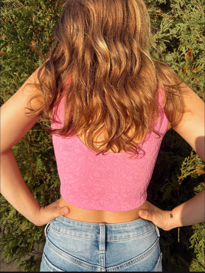 Lacey V-Neck Crop